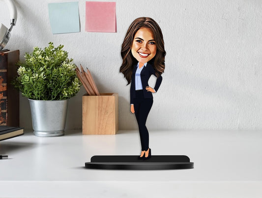 Suite Lady Caricature Sculpture